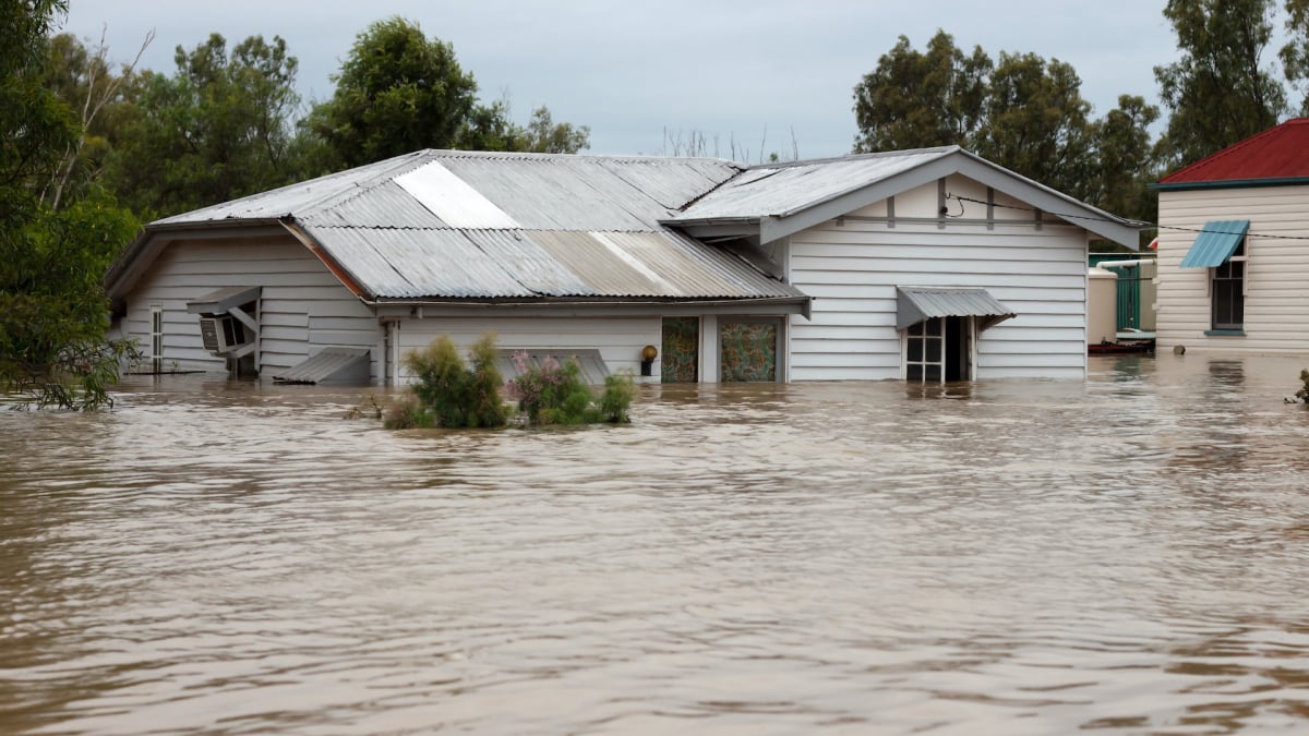 How to Avoid Force-Place Insurance on Your Home or Car (and Why You Should)